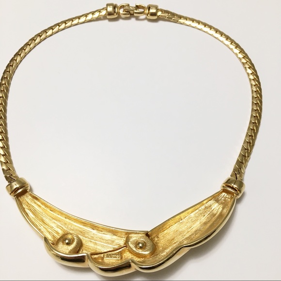 Vintage Monet Gold Tone Choker - Picture 3 of 7